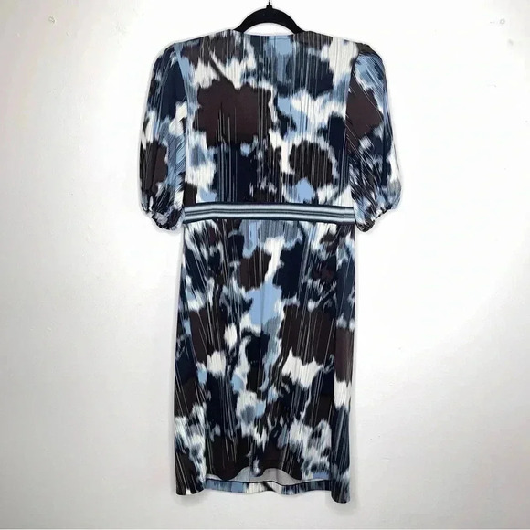 BCBG MaxAzria Floral Light Blue V-Neck Short Sleeve Midi Dress Size Small - Picture 7 of 7